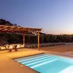 Bamboo Naxos Vila *